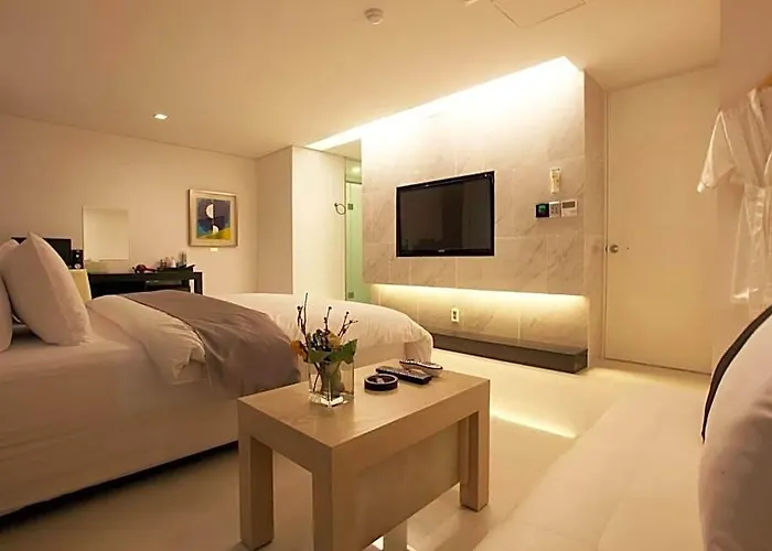 Seocho Yuwon Nambu Terminal Hotel